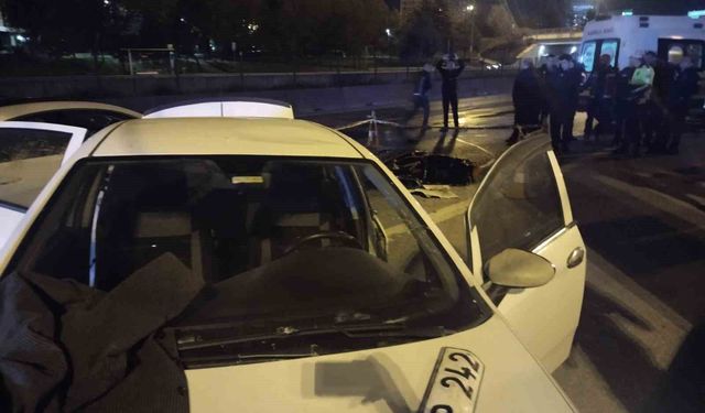 Karayolu’nda Feci Kaza: Emniyet Şeridinde Yemek Alan Sürücü Hayatını Kaybetti
