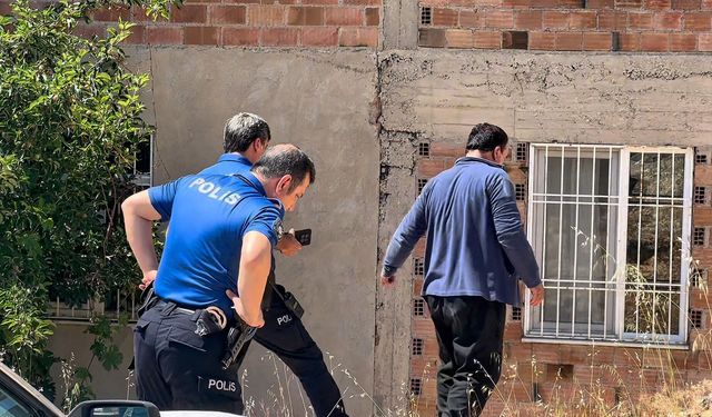 Husumetlisini pompalı tüfekle vurdu