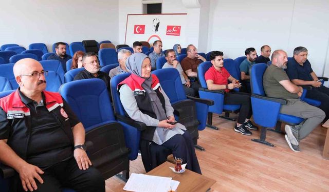 Erzincan'da bitki koruma ürünleri bayilerine b-reçete eğitimi verildi