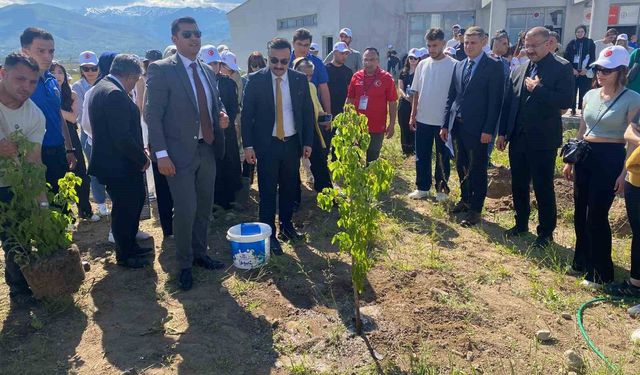Erzincan’da Ceza İnfaz Personeli Günü’nde Fidanlar Toprakla Buluştu