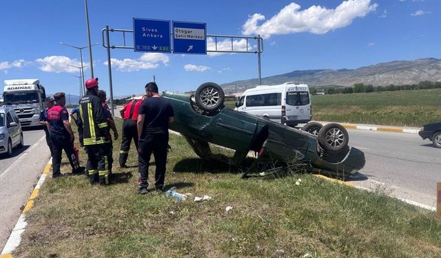 Erzincan'da Korkutan Kaza: Takla Atan Otomobilde 2 Kişi Yaralandı