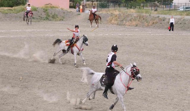 Erzincan'da Kulüpler İl Birinciliği Atlı Cirit müsabakaları tamamlandı