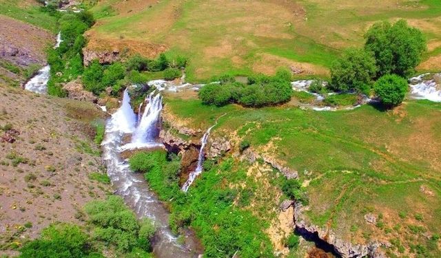 Erzincan'ın saklı cenneti Konarlı Şelalesi