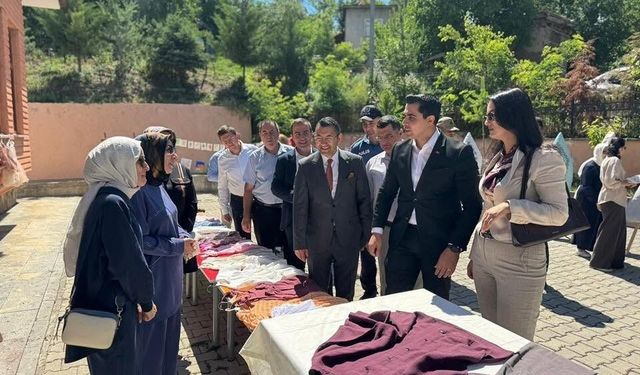 Kemah'da Hayat Boyu Öğrenme Şenliği Sergisi açıldı
