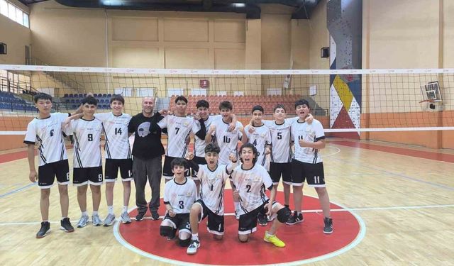 Erzincan ANALİG Erkek Voleybol Takımı Grup Birincisi Oldu