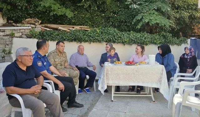 Erzincan'da Kıbrıs gazisine minnet ziyareti