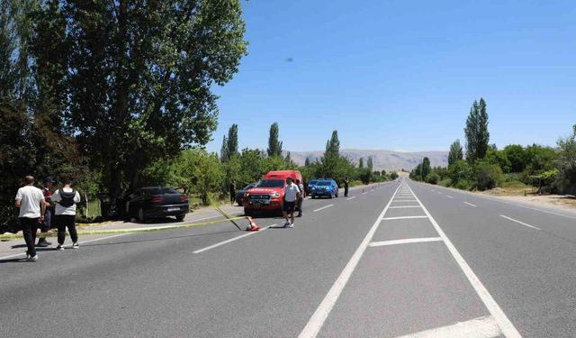 Otomobil ağaca çarptı: 2 ölü, 4 ağır yaralı