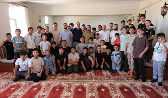 Yaz Kur'an kursu öğrencilerine dijital farkındalık eğitimi