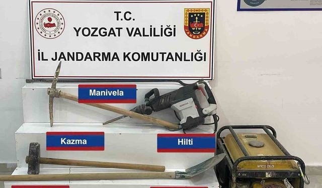 Kaçak kazı yapan 4 kişi yakalandı