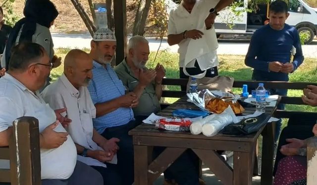 Kemah'ta huzurevi sakinlerine Mevlid-i Nebi Haftası ziyareti