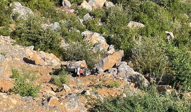 Motosiklet uçuruma yuvarlandı: 1 ölü, 1 yaralı