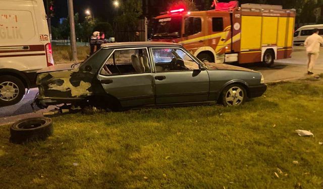Otomobil ile minibüs çarpıştı: 4 yaralı