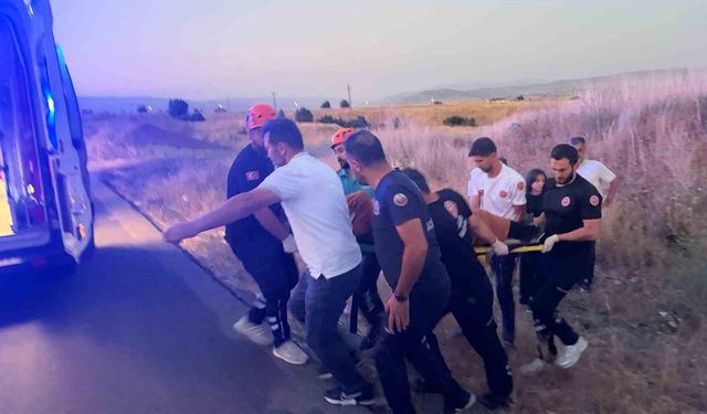 Otomobil yoldan çıktı: 2 yaralı