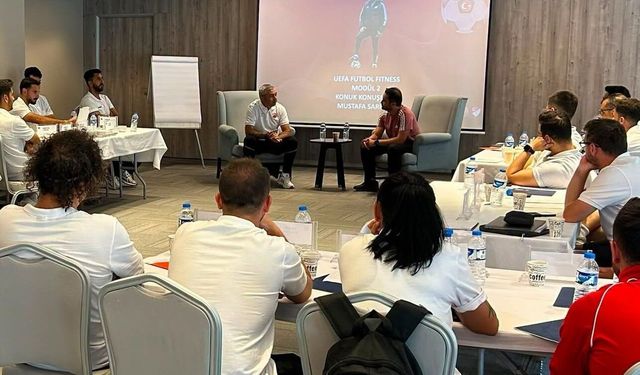 Sarıgül, UEFA Fitness B-1 Kursunda tecrübelerini paylaştı
