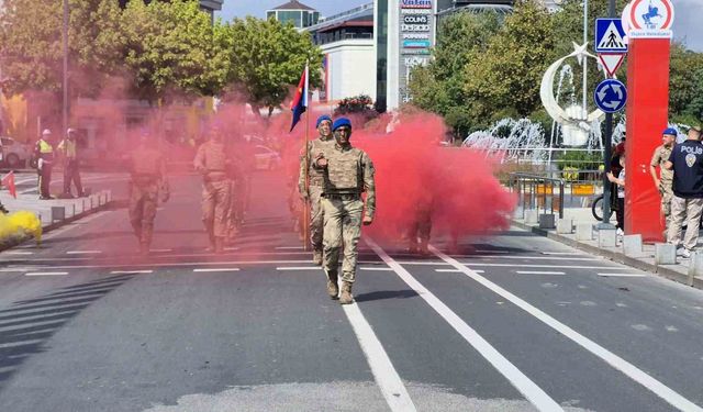 Zaferin 104. yılında komandolardan nefes kesen gösteri