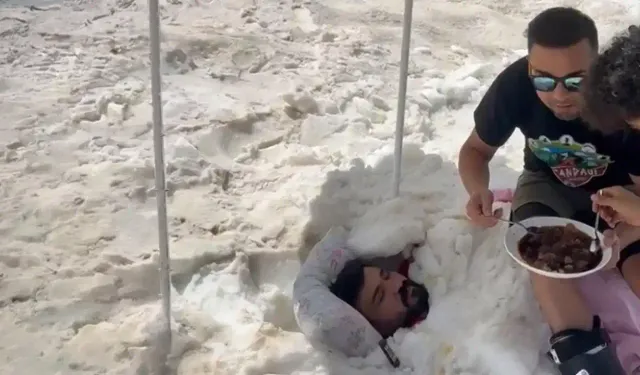 Erzincan’da Ağustos Sıcağında Kar Keyfi