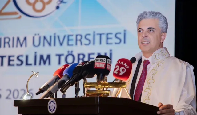 Rektör Prof. Dr. Ufuk Kuyrukluyıldız Göreve Başladı