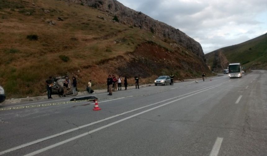 Erzincan'da trafik kazası: 1 ölü, 1 yaralı