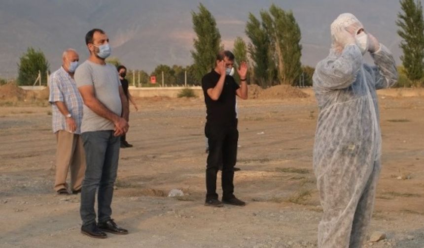 Erzincan'da Covid-19’dan ölenlerin cenaze işlemleri İslami usullere göre gerçekleştiriliyor