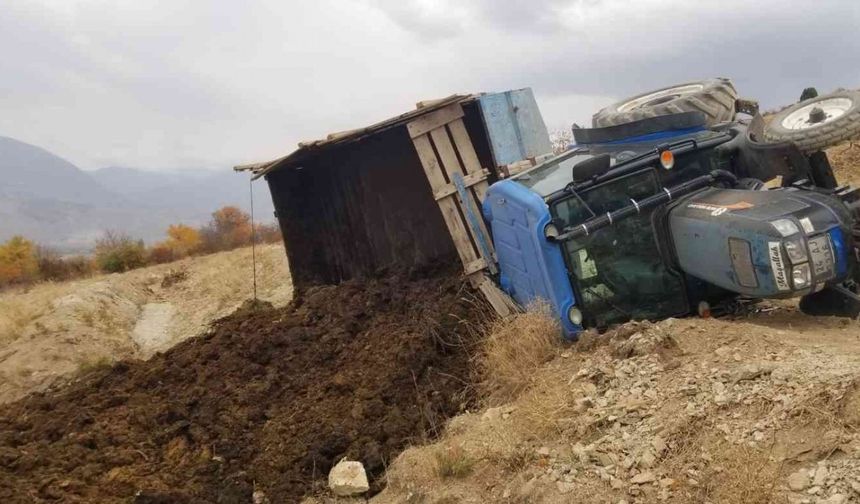 Erzincan’da traktörün devrilmesi sonucu sürücü yaralandı