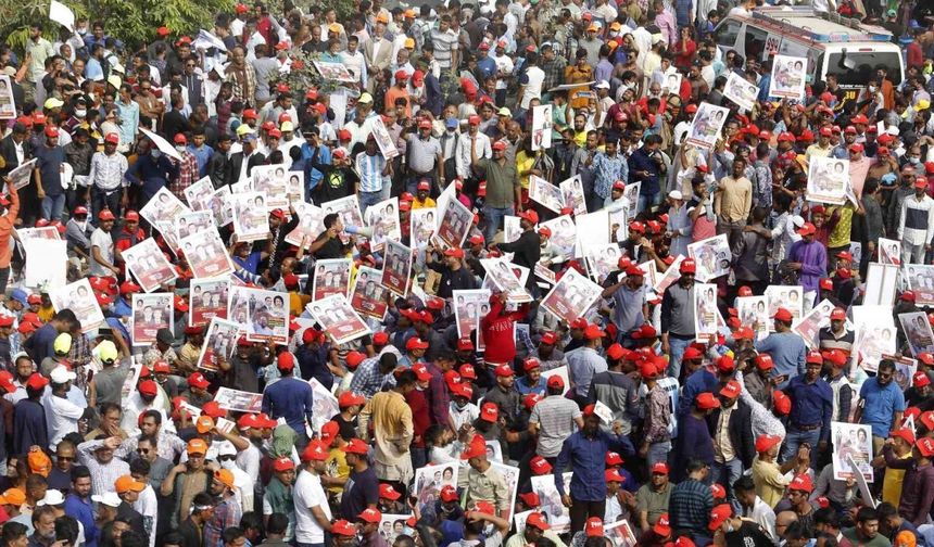 Bangladeş’te binlerce kişinin katılımıyla hükümet karşıtı protesto