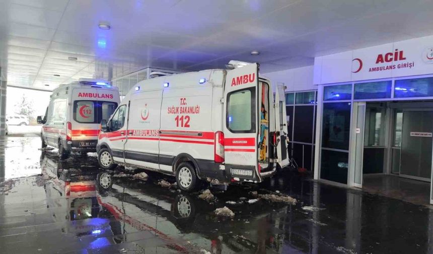 Bingöl’de yolcu otobüsü devrildi: 12 yaralı