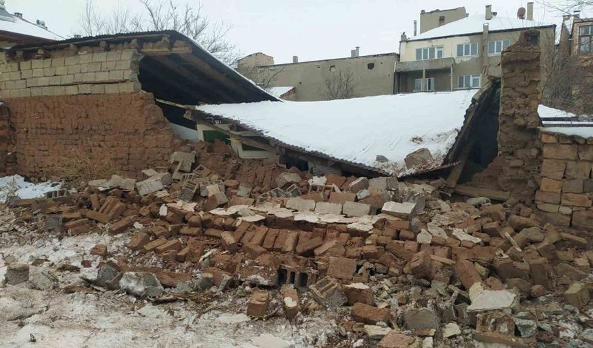 Deprem Sivas’ta hasara neden oldu