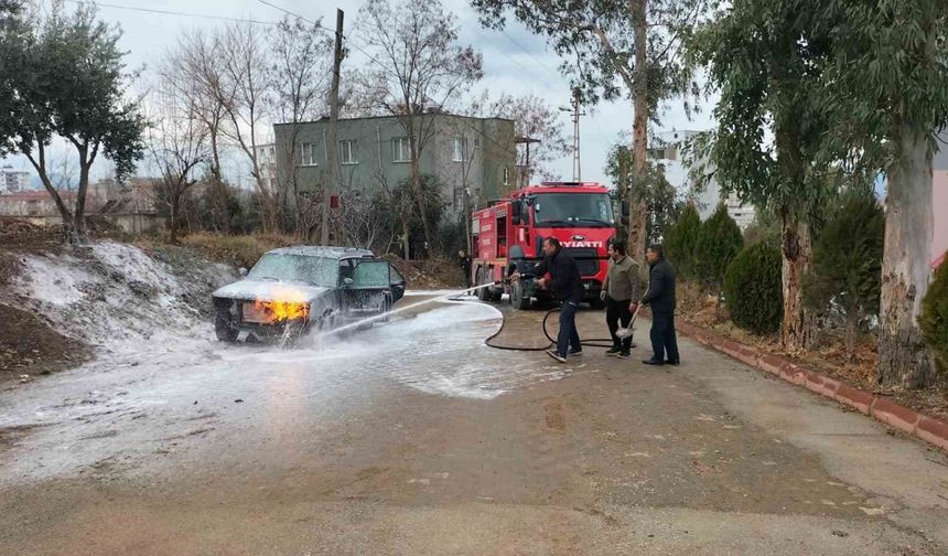 Osmaniye’de araç yangını