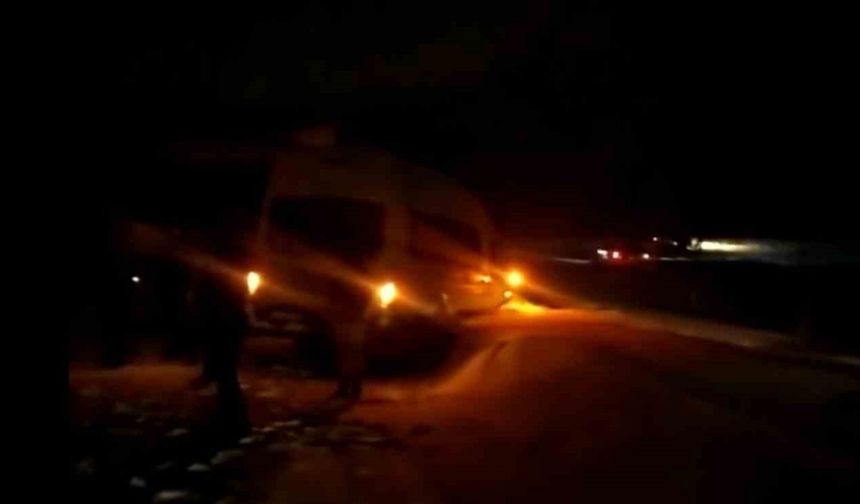 Panor Dağı’nda mahsur kalan 20 araç ve 60 kişi kurtarıldı