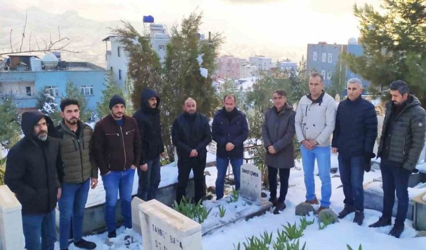 Şırnaklı Gazeteci Davut Çimen mezarı başında anıldı