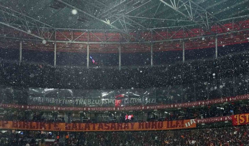 Spor Toto Süper Lig: Galatasaray: 1 - Trabzonspor: 1 (Maç devam ediyor)