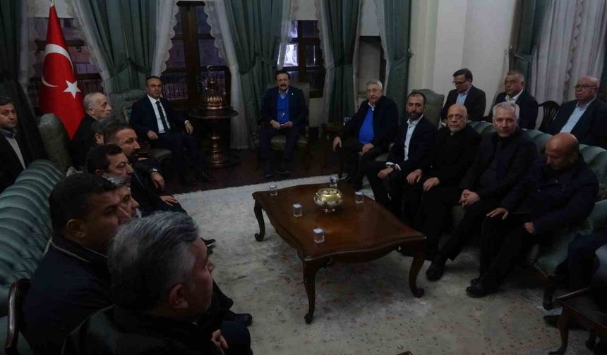TOBB Başkanı Hisarcıklıoğlu ve STK başkanları, Kilis’te iş adamlarıyla buluştu