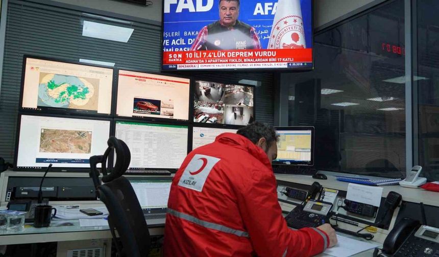 Türk Kızılay, depremzedelere destek olmak için tüm ekiplerini seferber etti