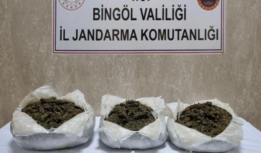 Bingöl’de  3,5 kilo esrar ele geçirildi: 4 gözaltı