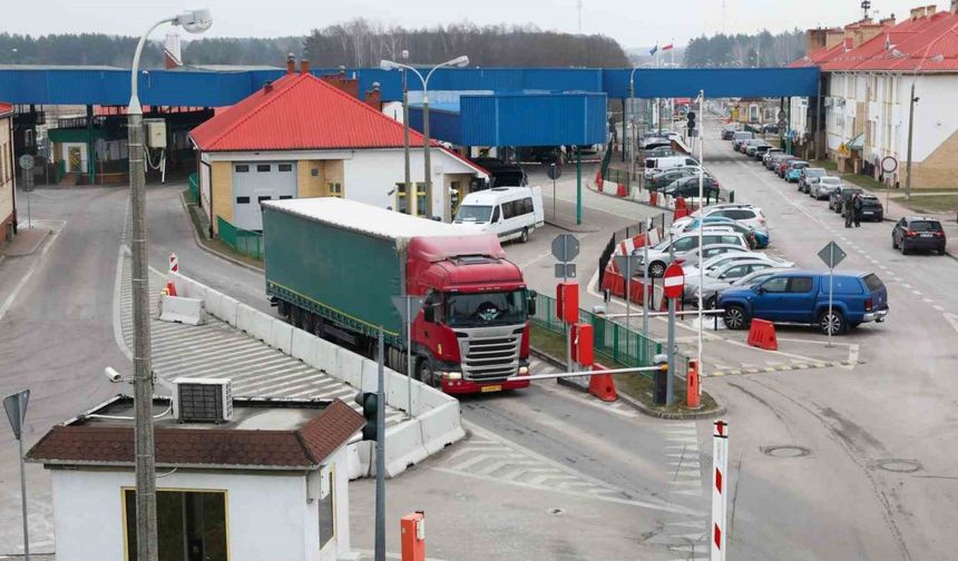 Rusya ve Belarus plakalı tır ve kamyonlara 1 Haziran’dan itibaren Polonya’ya giriş yasağı