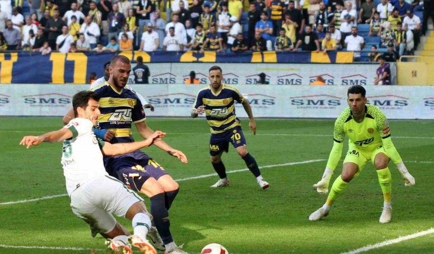 Trendyol Süper Lig: MKE Ankaragücü: 1 - Konyaspor: 1 (İlk yarı)