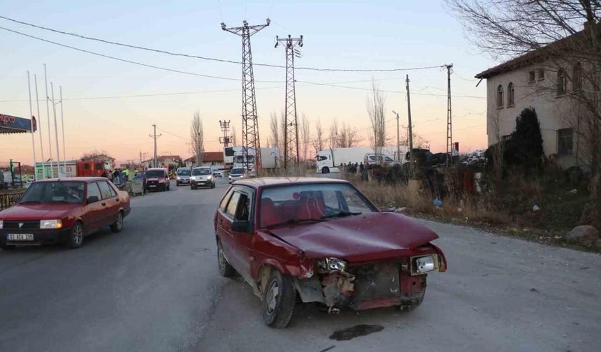 Afyonkarahisar’da zincirleme trafik kazası: 10 yaralı