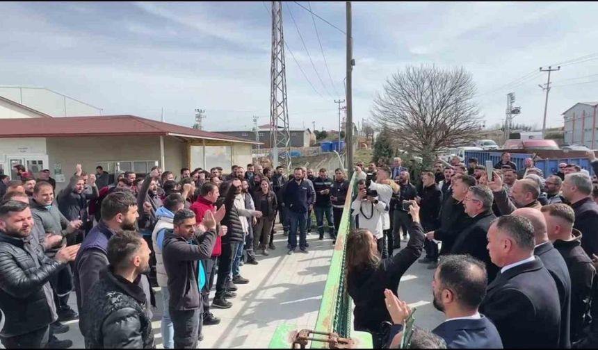 Amasya’da bir fabrikada 12 işçi işten çıkarıldı, ilk destek belediye başkan adaylarından geldi