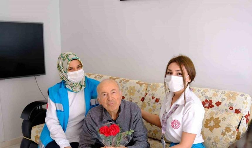 Mersin Şehir Hastanesinden "Yaşlılara Saygı Haftası’nda" anlamlı ziyaret