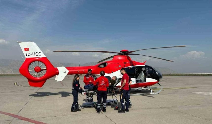 Şırnak’ta kalp yetmezliği olan hasta ambulans helikopterle Diyarbakır’a sevk edildi