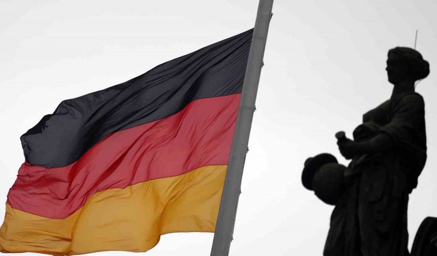 Almanya’dan vatandaşlarına “İran’ı terk edin” uyarısı