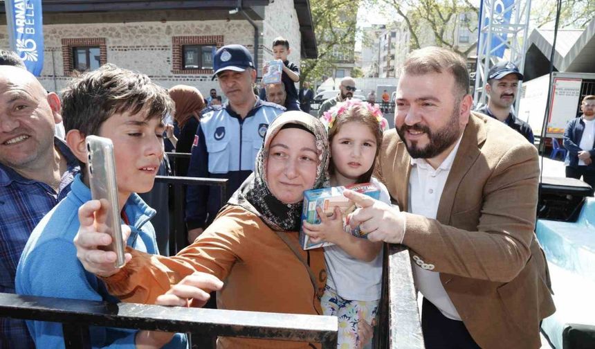 Arnavutköy Belediyesi tarafından çocuklar için bayram şenliği düzenlendi