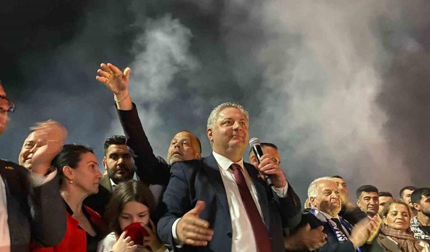CHP’li Mehmet Gürel, Yalova Belediye Başkanlığı’na seçildi