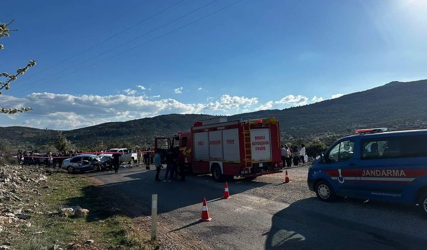 İki aracın çarpıştığı kazada karı koca öldü, kızları ağır yaralı