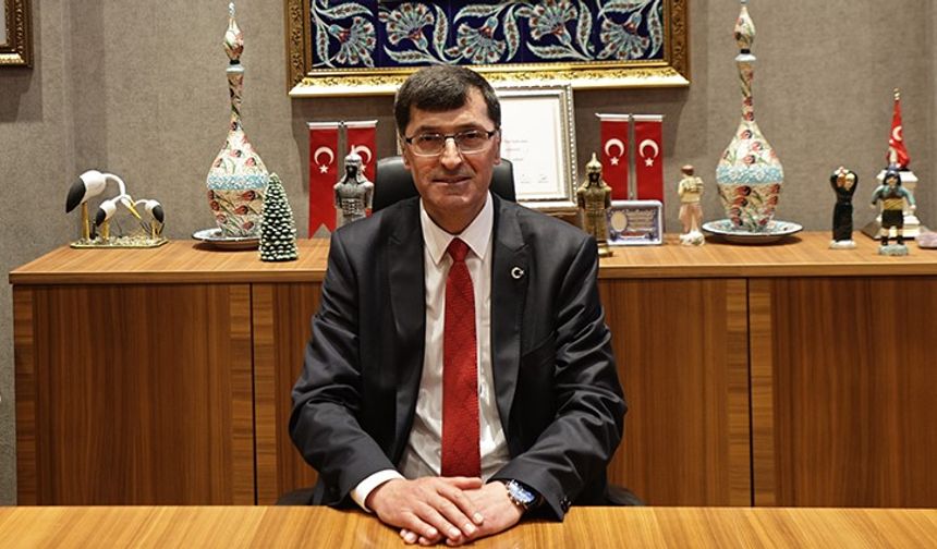 Kütahya’nın yeni Belediye Başkanı Eyüp Kahveci mazbatasını aldı