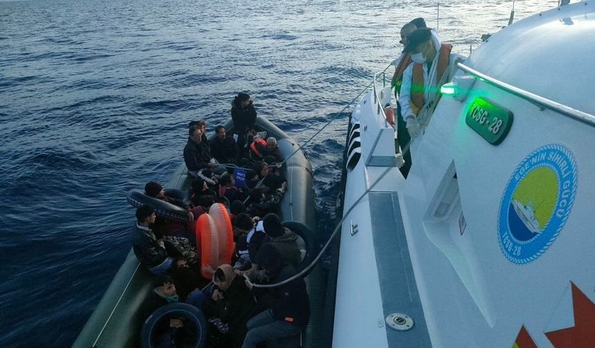 Ayvacık açıklarında 30 kaçak göçmen kurtarıldı