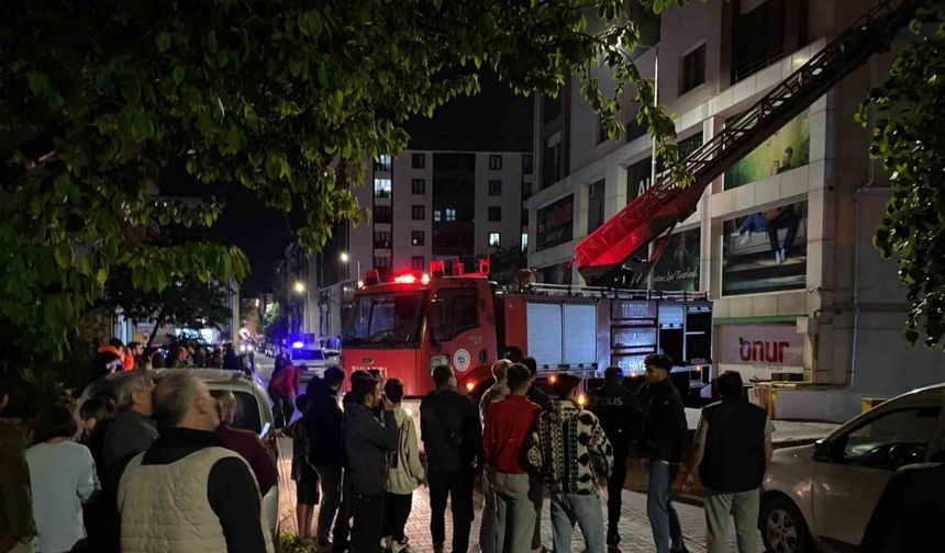 Çorlu’da ev yangını: Mahsur kalan vatandaşlar itfaiye ekiplerince tahliye edildi