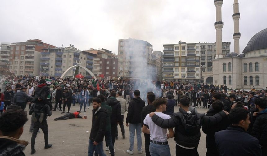Siirt'te yaşayan Suriyelilerden havai fişekli kutlama
