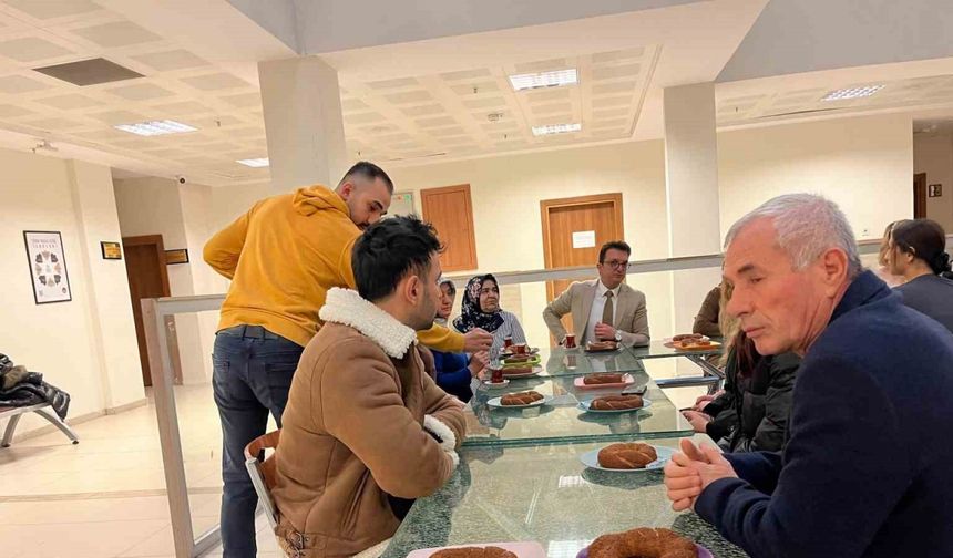 Cumhuriyet Başsavcısı erken gelen personele kahvaltı ısmarladı