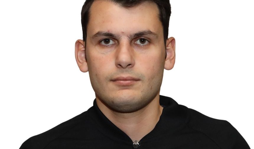 Amatör maçta oyundan atılan futbolcu hakemi bıçakladı
